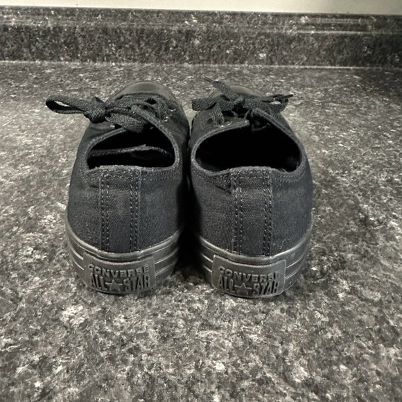 Converse Black Low Top Sneakers Women’s Size 7 Men’s Size 5 - Picture 8 of 8